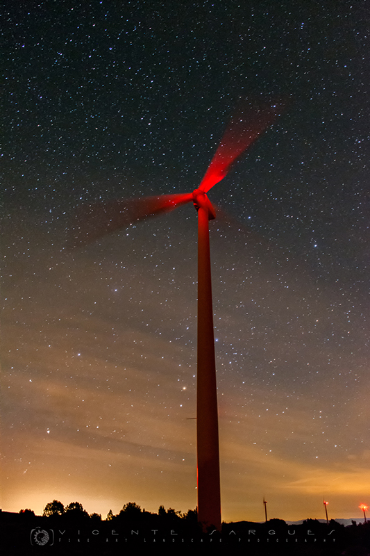 Molino de viento y estrellas