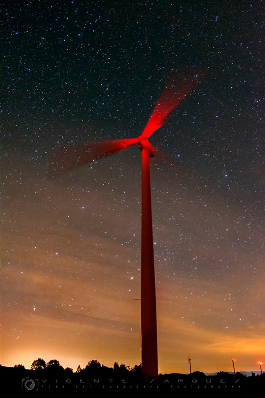 Molino de viento y estrellas